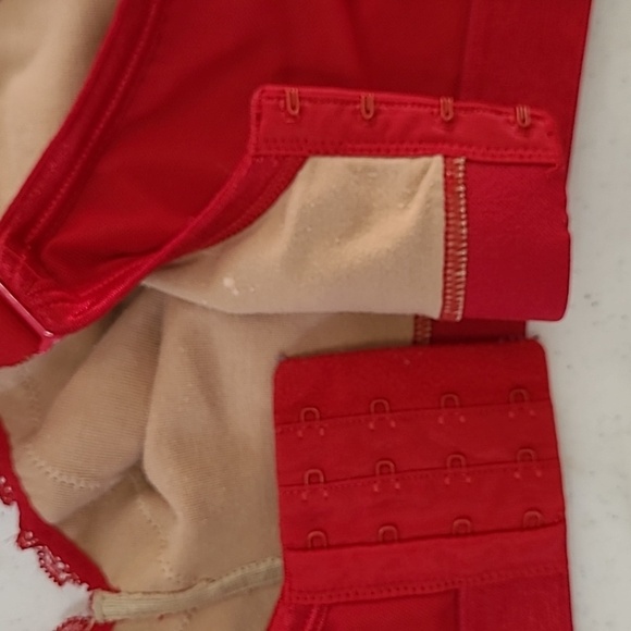 Ambrielle Red Lace Unlined Wirefree Full Figure Bra size 40DD - Picture 4 of 8